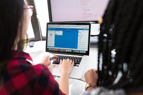 Looking over peoples shoulder on a computer screen